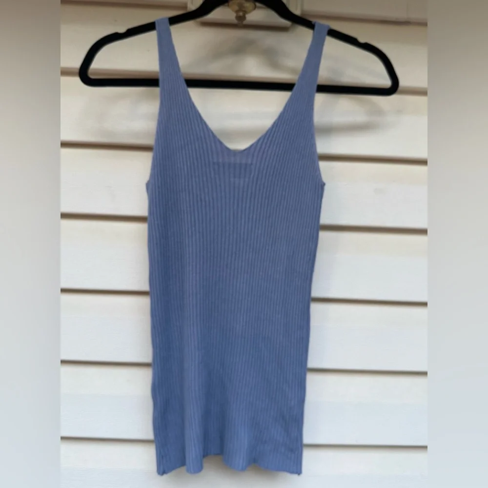 Thinkable Free Blue Ribbed Deep V-Neck Top, size Small - Picture 6 of 6